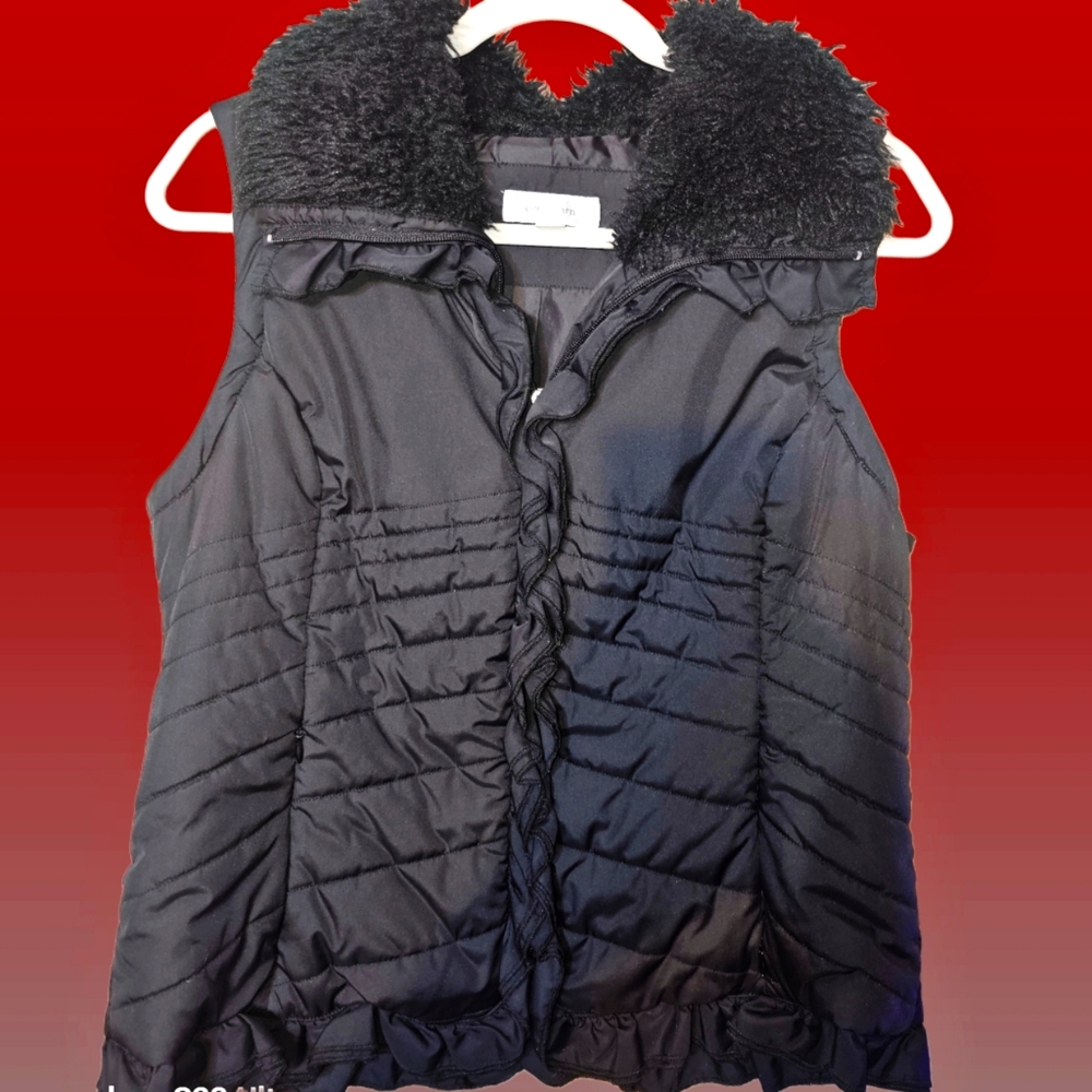 Women's Black Quilted Vest with Faux Fur Collar, size large! 🖤🧥🔥 #Fashion #Wi